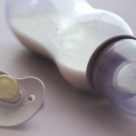 如何清洁宝宝的奶瓶？奶嘴应该消毒吗？